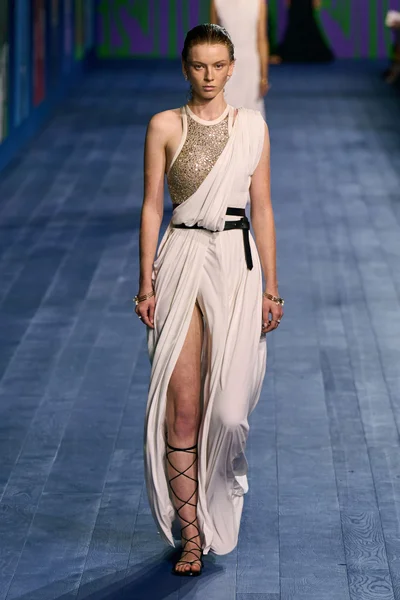 Look 2